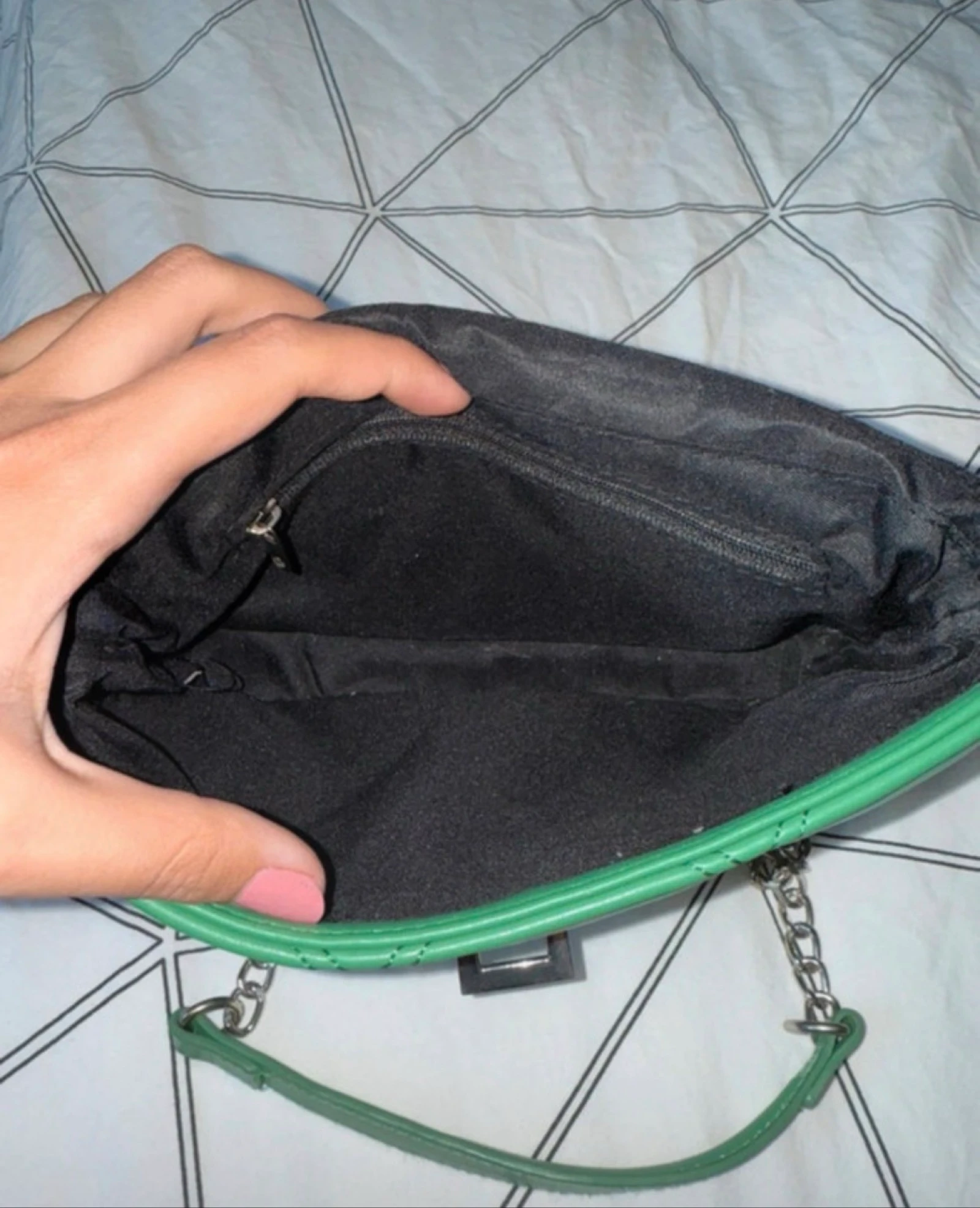 bolsa verde stradivarius – photo 4